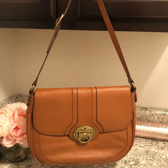 Emma Fox Handbags - NEW Emma Fox Tan Shoulder Bag